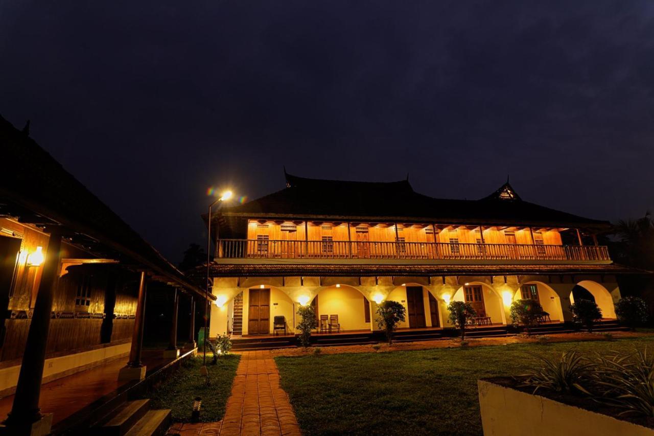 Kumarakom Heritage Resort Kottayam Exteriör bild