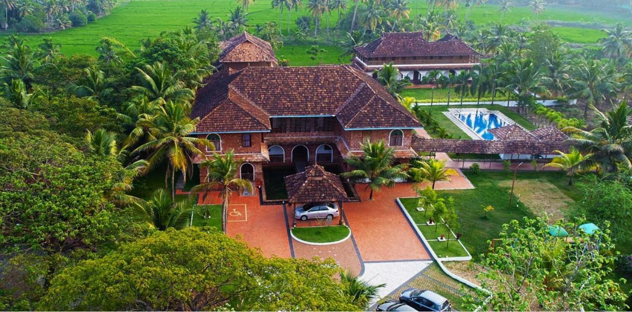 Kumarakom Heritage Resort Kottayam Exteriör bild