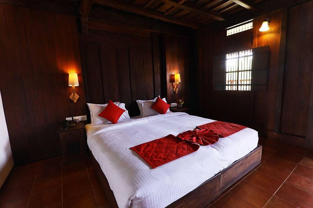 Kumarakom Heritage Resort Kottayam Exteriör bild