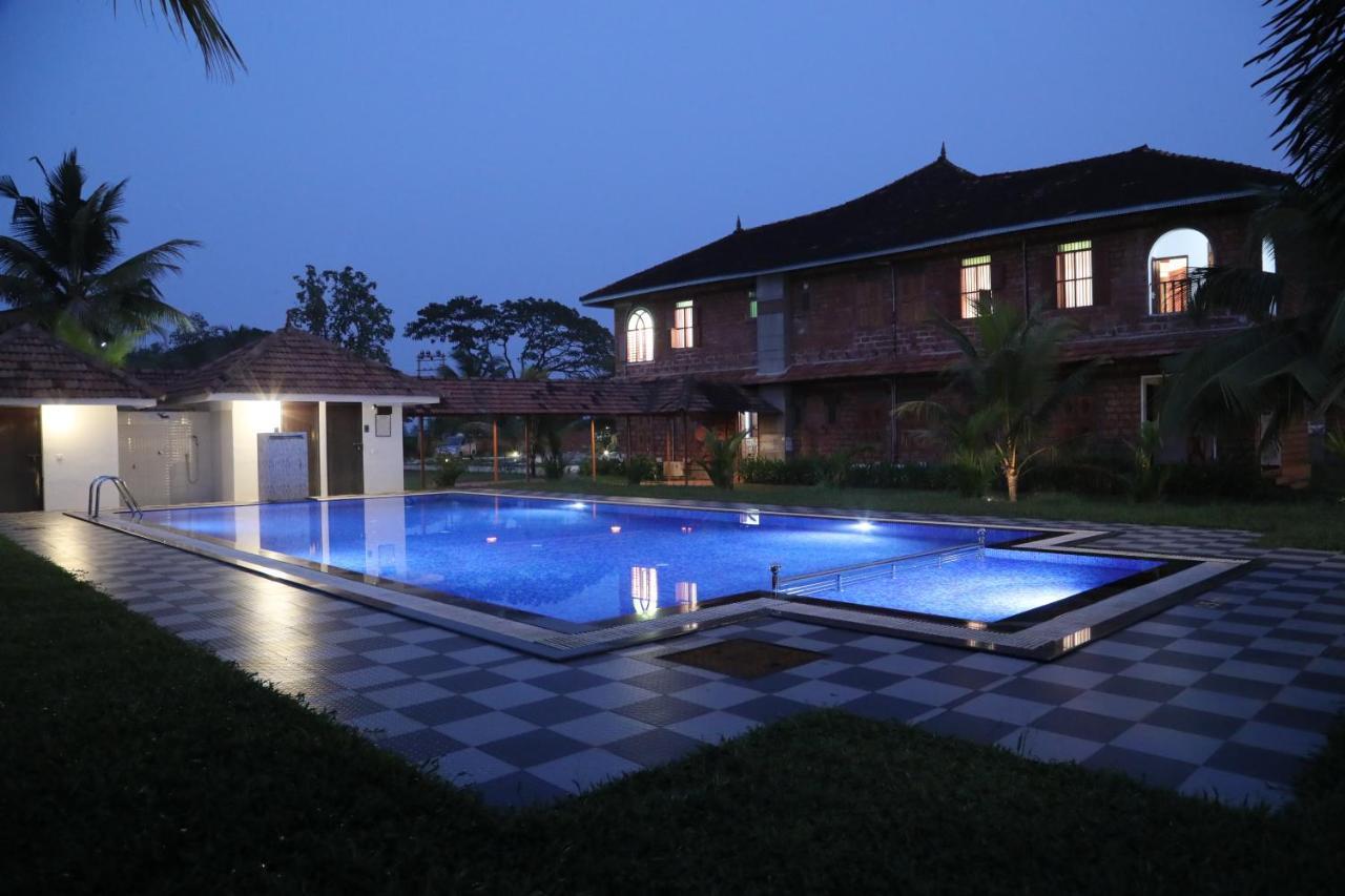 Kumarakom Heritage Resort Kottayam Exteriör bild