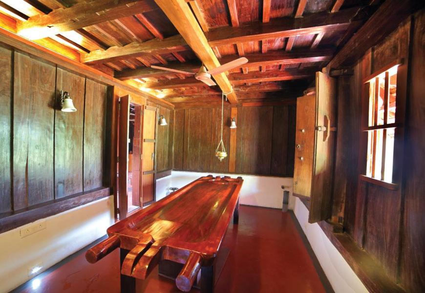 Kumarakom Heritage Resort Kottayam Exteriör bild